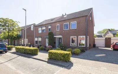 Twee-onder-één-kap te koop: Torenvalk 46, Het Hooghuis Etten-Leur