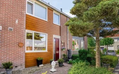 Tussenwoning te koop: Tormentilstraat 40, Ulgersmaborg Groningen