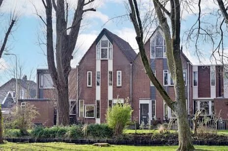 Tussenwoning te koop: Touwbaan 2, Koninginnenbuurt Lekkerkerk