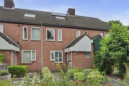 Tussenwoning te koop: Toverse Beek 14, De Blaak Zuid-West Tilburg