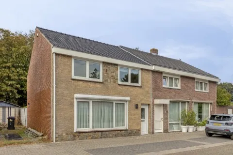 Twee-onder-één-kap te koop: Tragel 3, Koewacht
