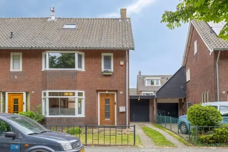 Terraced house for sale: Trambrugweg 39, West Helmond