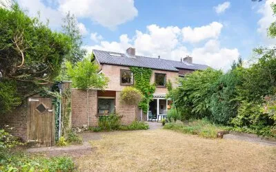 Hoekwoning te koop: Tramstraat 10, Velp-Noord boven spoorlijn Velp