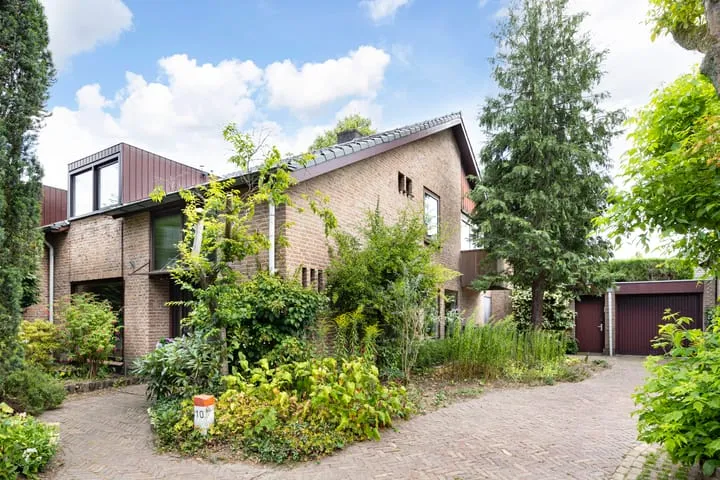 Hoekwoning te koop: Tramstraat 10, Velp-Noord boven spoorlijn Velp (Ge)