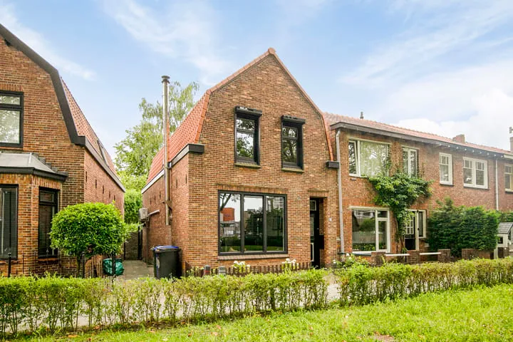 Corner house for sale: Tramstraat 49, Lievenspolder Terneuzen