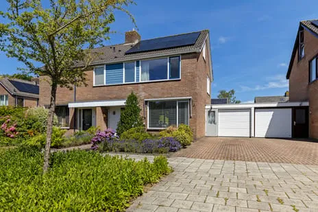 Tussenwoning te koop: Trasraamsteen 13, Steenbakkersbuurt Delfzijl
