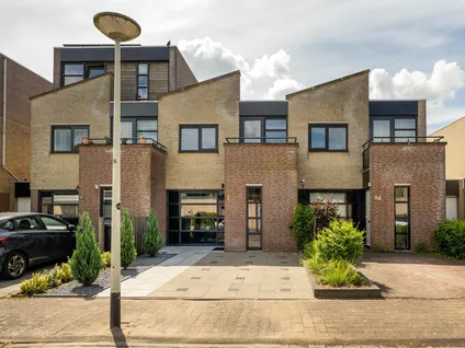 Tussenwoning te koop: Travertijndijk 46, Kortendijk A Roosendaal
