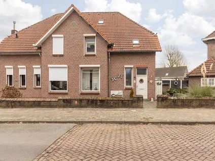 Twee-onder-één-kap te koop: Treebeekstraat 40, Treebeek-Zuid Brunssum