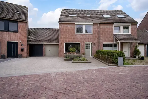 Tussenwoning te koop: Trix Terwindtstraat 21, Middelburg