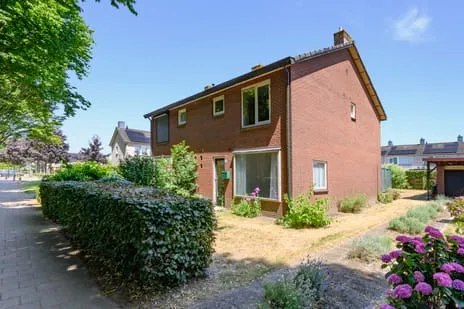 Twee-onder-één-kap te koop: Troelstralaan 50, Brummense Enk West Brummen