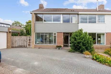 Twee-onder-één-kap te koop: Troelstraweg 11, Zuidhorn Zuidhorn