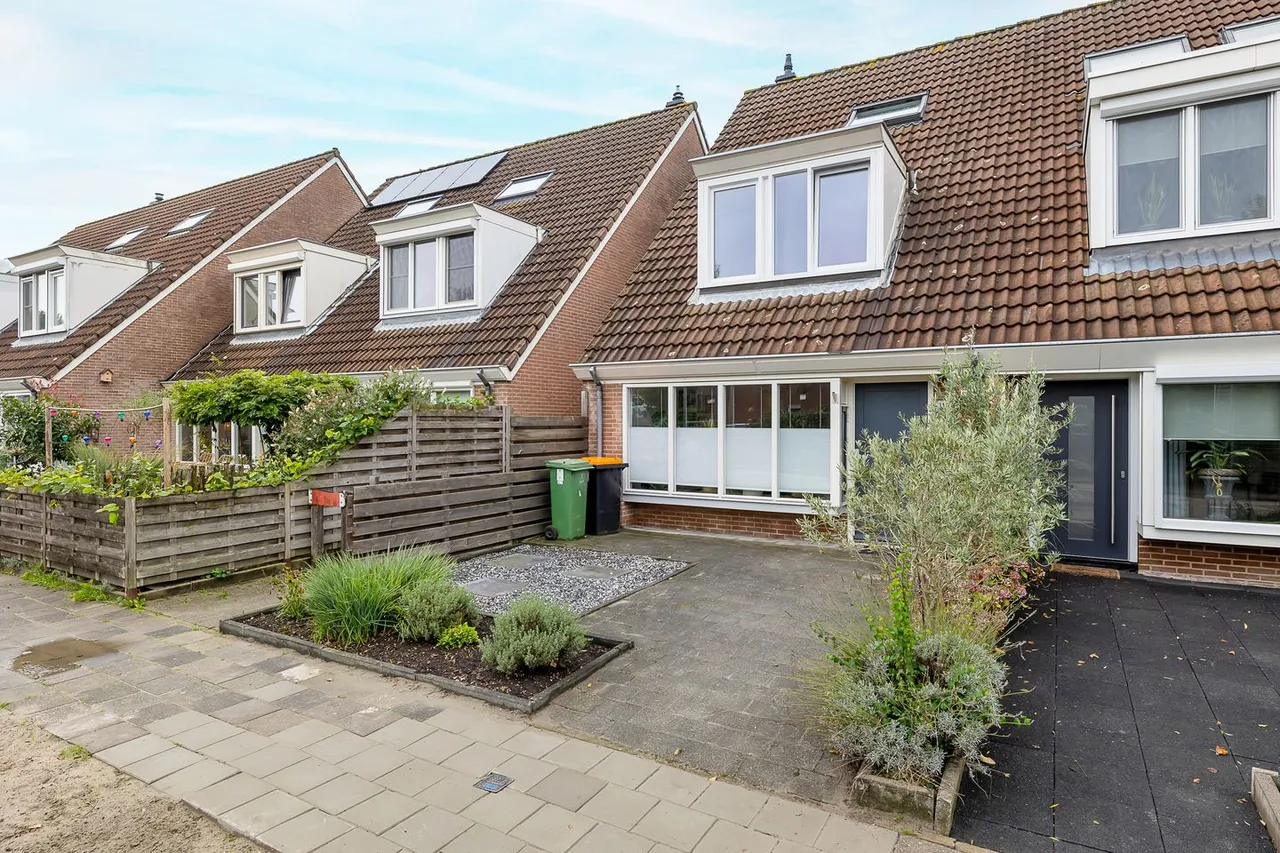 Hoekwoning te koop: Troelstraweg 417, Vlissingen
