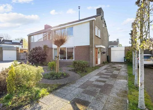 Twee-onder-één-kap te koop: Troelstraweg 9, Zuidhorn Zuidhorn