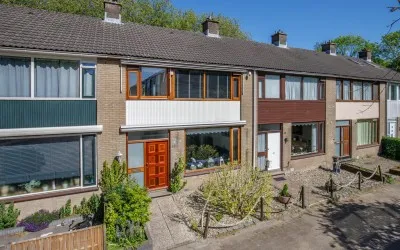 Tussenwoning te koop: Trompetbloem 18, Rotterdam