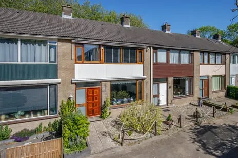 Tussenwoning te koop: Trompetbloem 18, Ommoord Rotterdam
