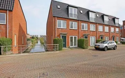 Tussenwoning te koop: Trompetbloemlaan 30, Vleuterweide-West Vleuten