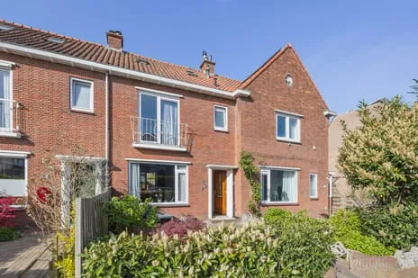 Tussenwoning te koop: Trompstraat 72, Zeeheldenwijk Leidschendam