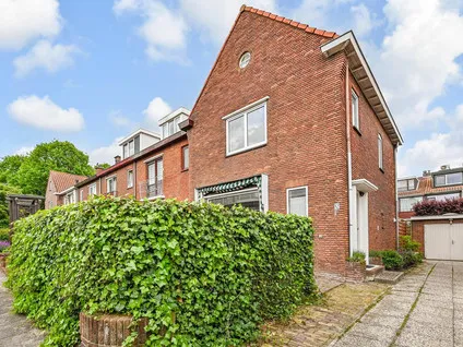 Hoekwoning te koop: Trompstraat 82, Zeeheldenwijk Leidschendam