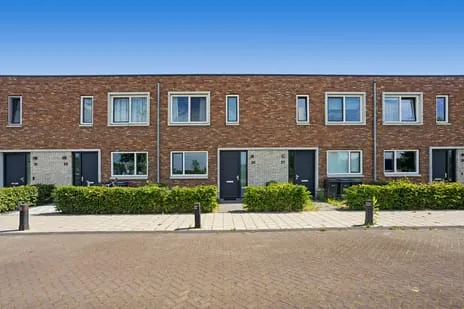Terraced house for sale: Trota van Salernostraat 25, Oosterwold Zuid Almere