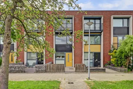 Tussenwoning te koop: Troubadourlaan 145, Hoogvliet Noord Hoogvliet Rotterdam