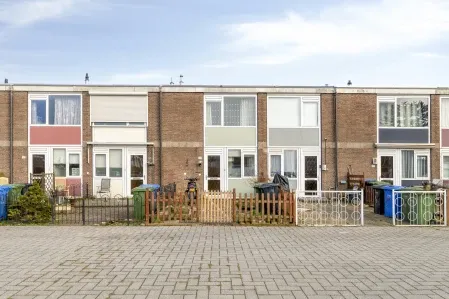 Tussenwoning te koop: Troubadourlaan 34, Hoogvliet Rotterdam