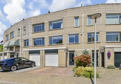 Tussenwoning te koop: Trude Mertenslaan 16, Leyenburg 'S-Gravenhage