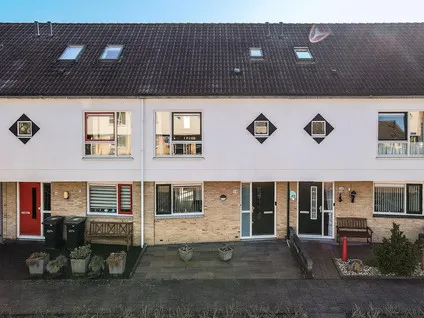 Tussenwoning te koop: Truffautstraat 58, Filmwijk Zuid-noord van Walt Disneyplts. Almere