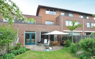 Tussenwoning te koop: Truus Schröderhof 4, Nieuw Essesteijn / Zijdezigt Voorburg