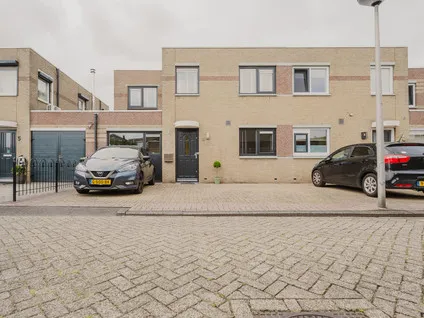 Tussenwoning te koop: Truus Wijsmuller-Meijerpad 3, Maaswijk-Zuidwest Spijkenisse