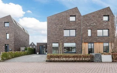 Twee-onder-één-kap te koop: Tuikwerd 35, Reitdiep Groningen