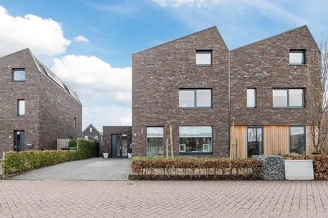 Twee-onder-één-kap te koop: Tuikwerd 35, Reitdiep Groningen