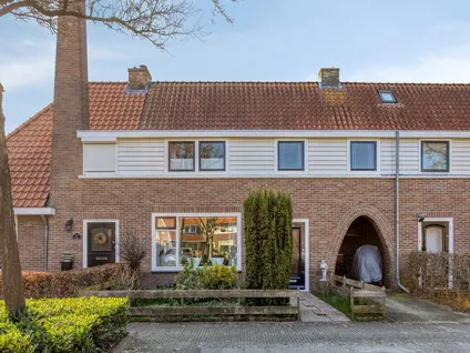 Tussenwoning te koop: Tuindorp 42, Geldermalsen West Geldermalsen