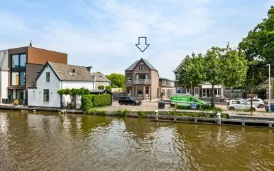 Corner house for sale: Tuinstraat 1, Beerendrecht Alphen Aan Den Rijn