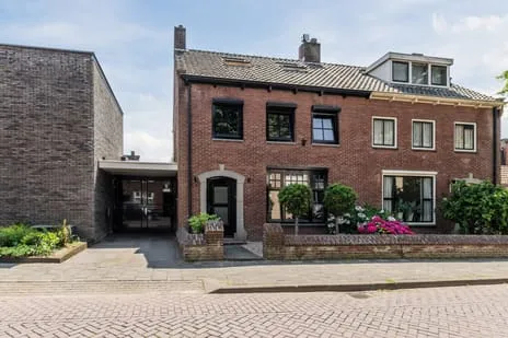 Tussenwoning te koop: Tuinstraat 4, Centrumgebied Oost Rijen Rijen