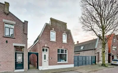 Twee-onder-één-kap te koop: Tuinstraat 40, Centrumgebied Oost Rijen Rijen