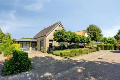 Detached house for sale: Tuinstraat 9, Woensdrecht Woensdrecht
