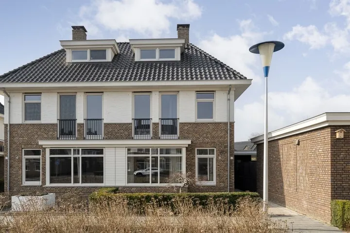 Twee-onder-één-kap te koop: Tukkertstraat 25, Ootmarsumsestraat en omgeving Almelo