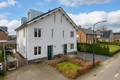 Twee-onder-één-kap te koop: Tullekensmolenweg 90B, Lieren Lieren