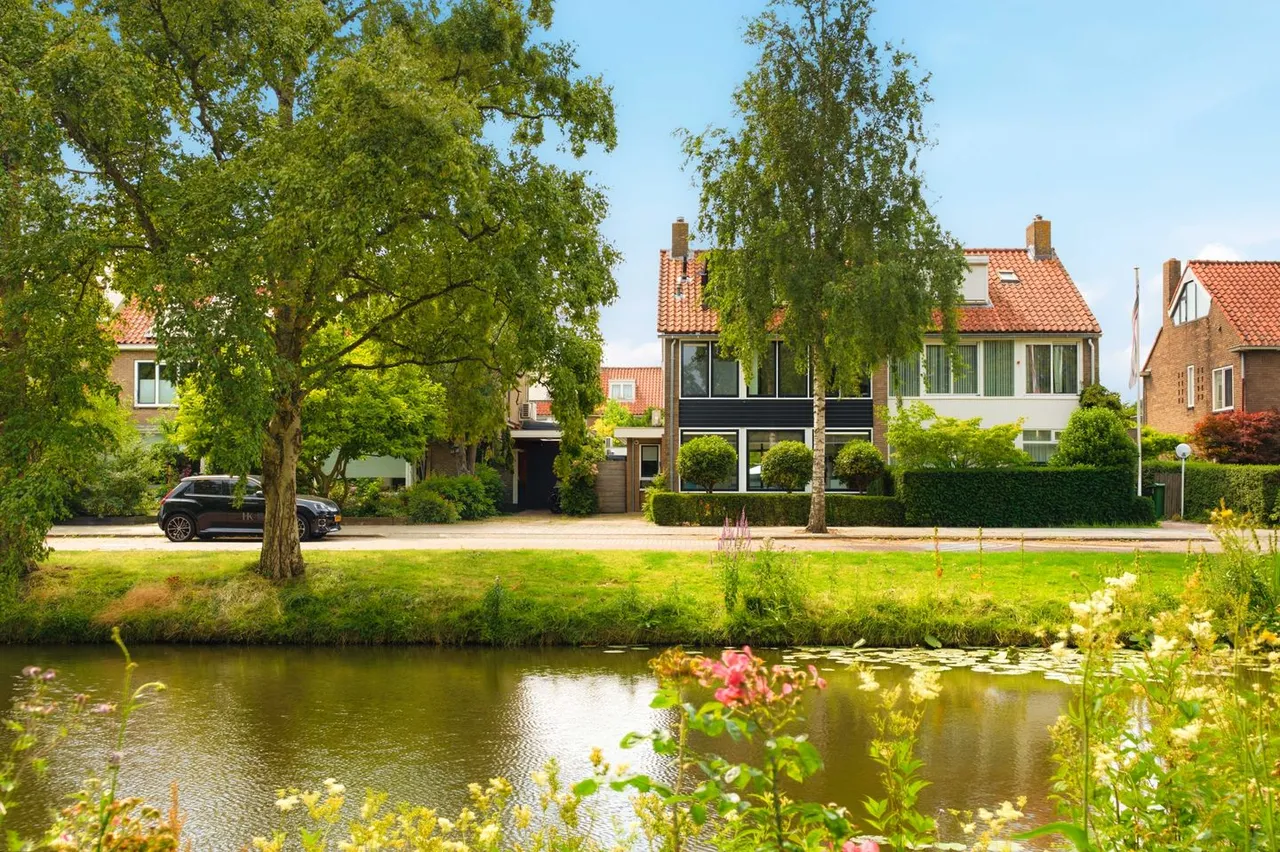Hoekwoning te koop: Tulpenburg 17, Amstelveen