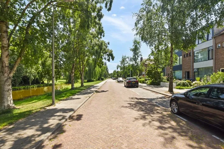 Tussenwoning te koop: Tulpenburg 73, Vredeveldbuurt Amstelveen
