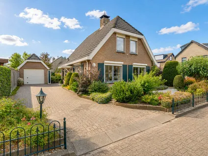 Vrijstaande woning te koop: Tulpenpad 10, Stellendam west Stellendam