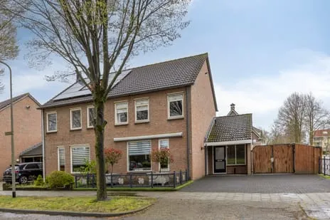 Hoekwoning te koop: Tulpstraat 1, Oss