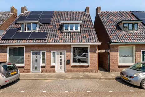 Twee-onder-één-kap te koop: Tulpstraat 11, Burgemeesterswijk Tiel