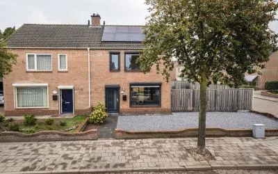 Twee-onder-één-kap te koop: Tulpstraat 111, Sint Willebrord St. Willebrord