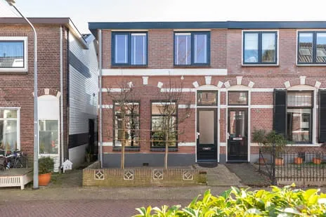 Hoekwoning te koop: Tulpstraat 47, Bloemenkwartier Noord Hilversum