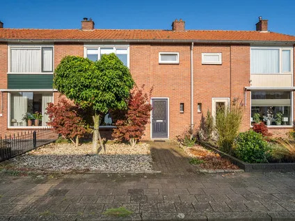 Tussenwoning te koop: Tulpstraat 49, Losser-West Losser
