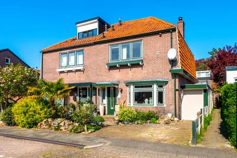 Twee-onder-één-kap te koop: Tulpstraat 5A, Centrumschil-Noord Zeist