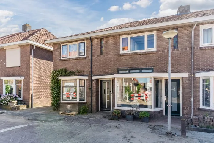 Terraced house for sale: Tulpstraat 63, Bloemen/Oranjebuurt Culemborg