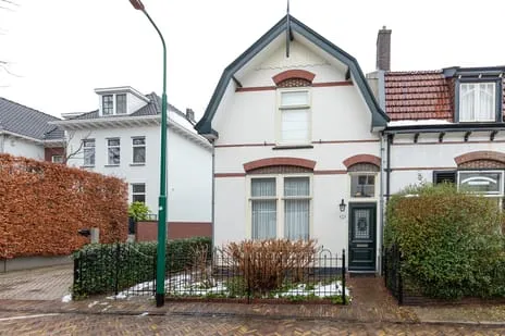 Twee-onder-één-kap te koop: Turfstraat 2, Centrum Baarn