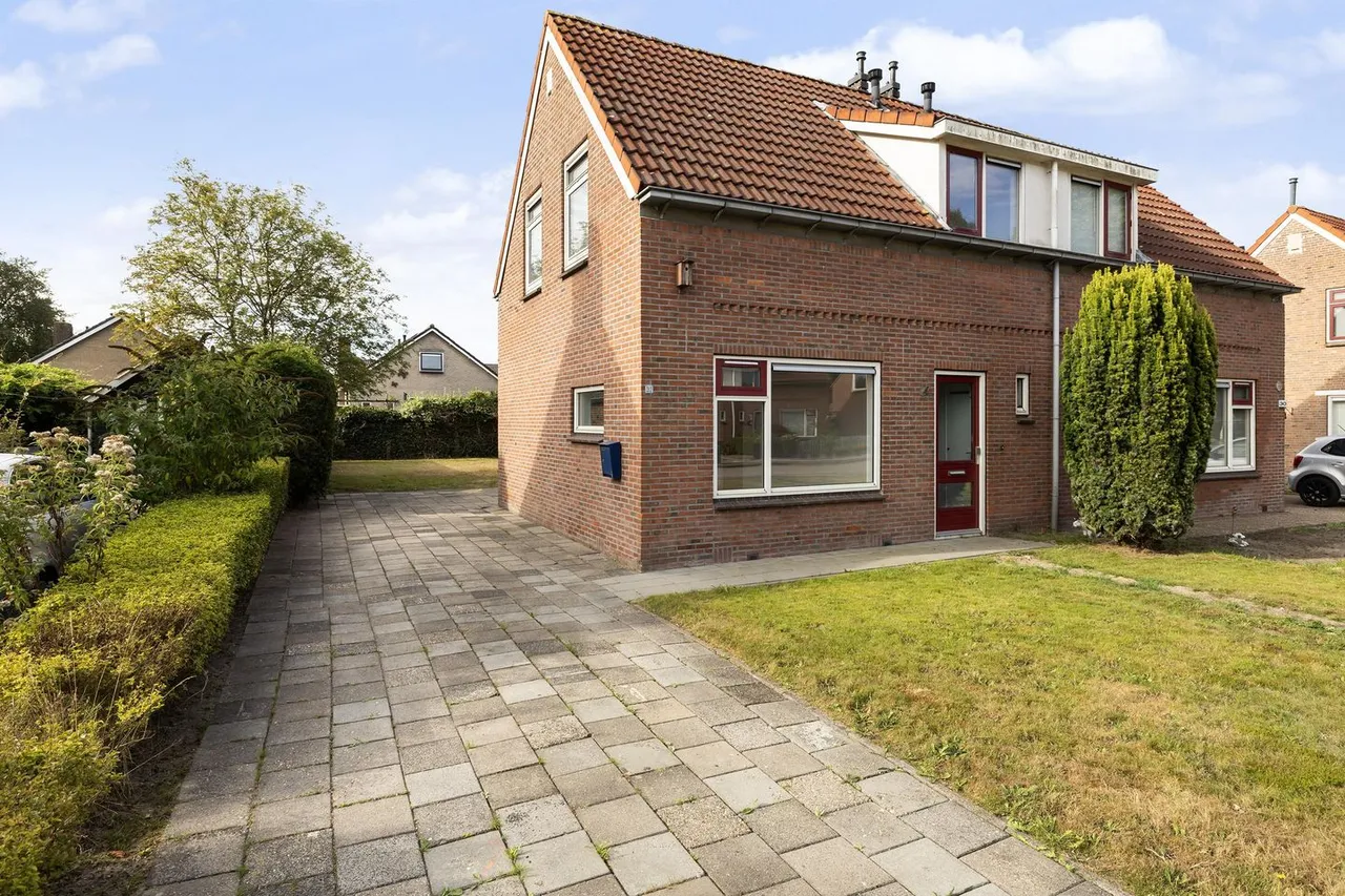 Twee-onder-één-kap te koop: Tuskenwegen 32, Opeinde